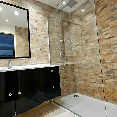 Villa Lovely With Private Pool Cros-de-Cagnes