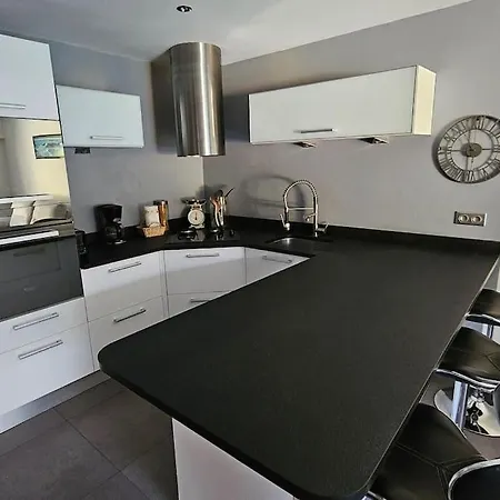 Villa Lovely With Private Pool Cros-de-Cagnes