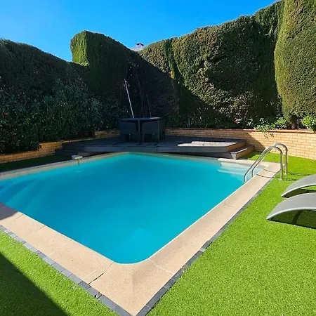 Lovely With Private Pool